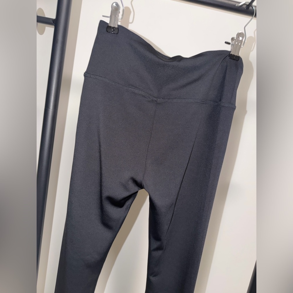 NWT |Lou & Grey Signature Softblend Black High Rise Leggings | Size XS - Picture 6 of 7